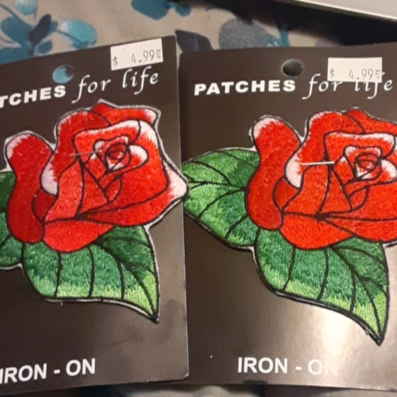 Set of iron on red rose patches - Picture 1 of 1